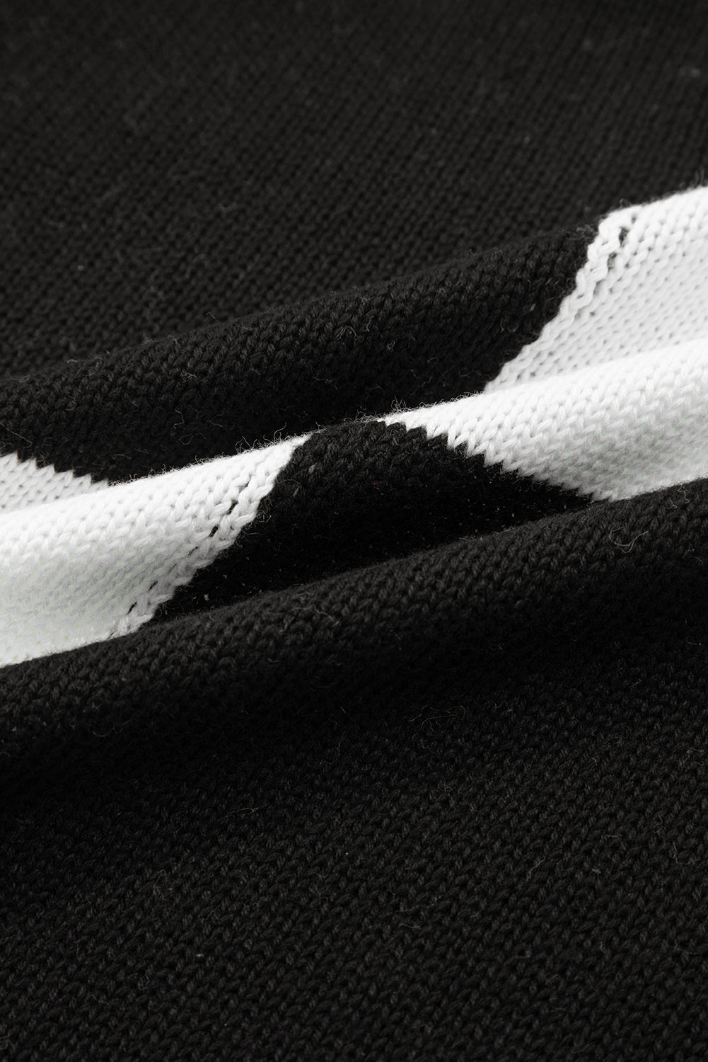 Black Checkered Cardigan For Trendy Style