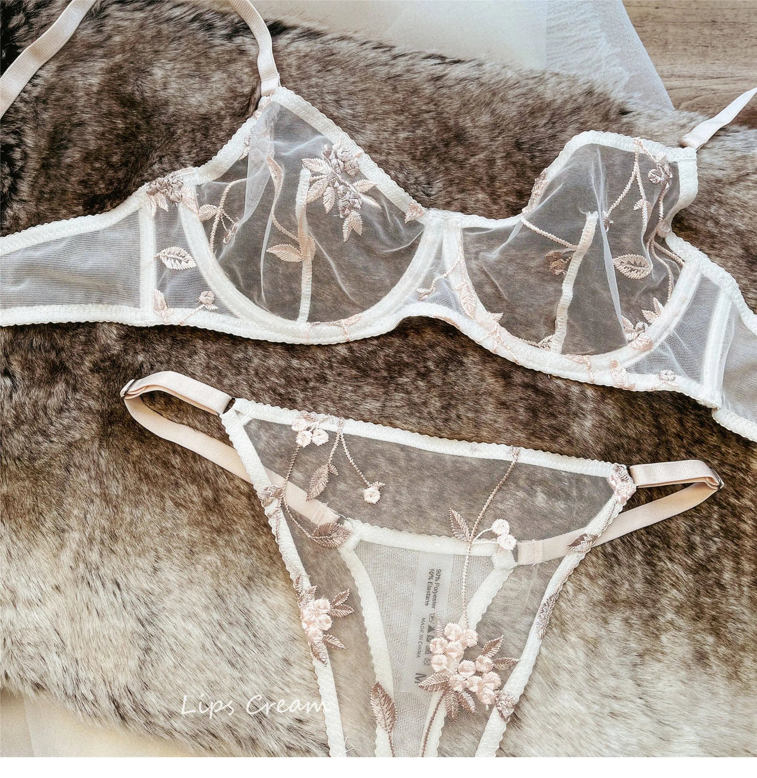 Underwire Bra with Lace - Elegant Style