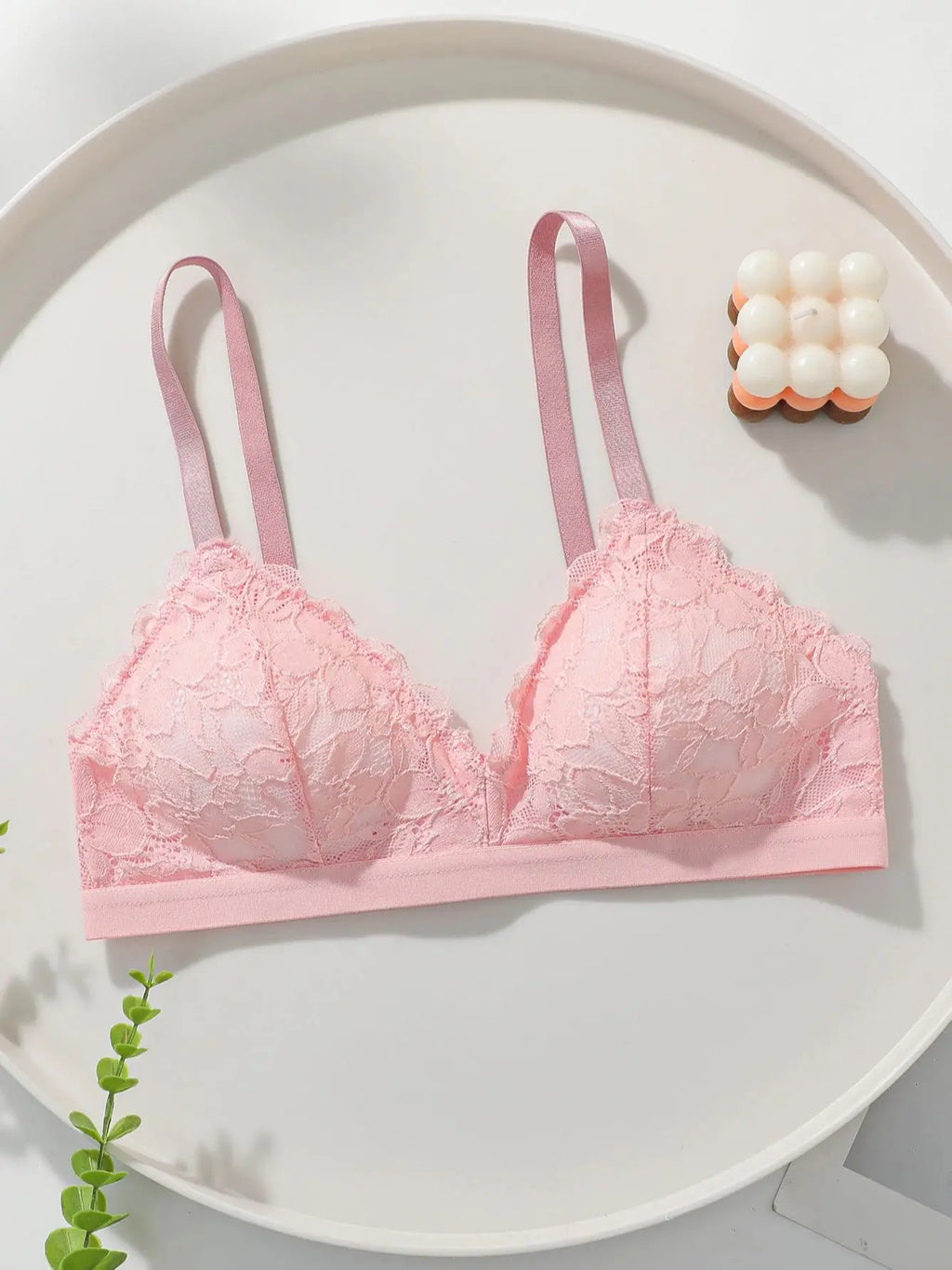 Underwire in Bra with Lace Design