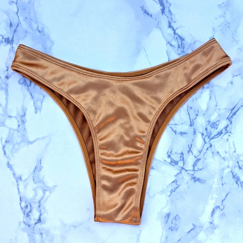 Bikini: Trendy High-Waisted Two-Piece