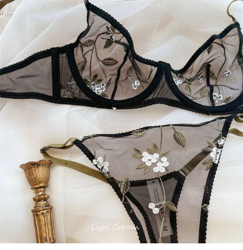 Underwire Bra with Lace - Elegant Style