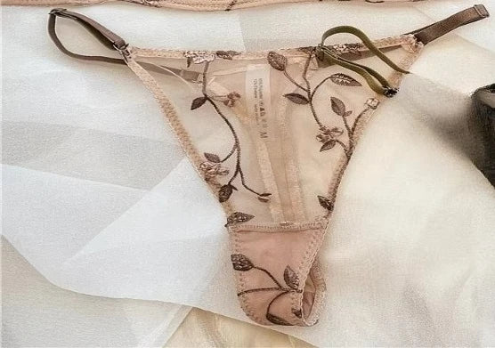 Underwire Bra with Lace - Elegant Style