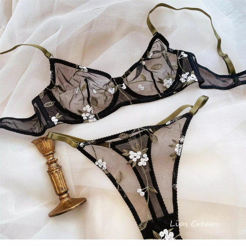 Underwire Bra with Lace - Elegant Style