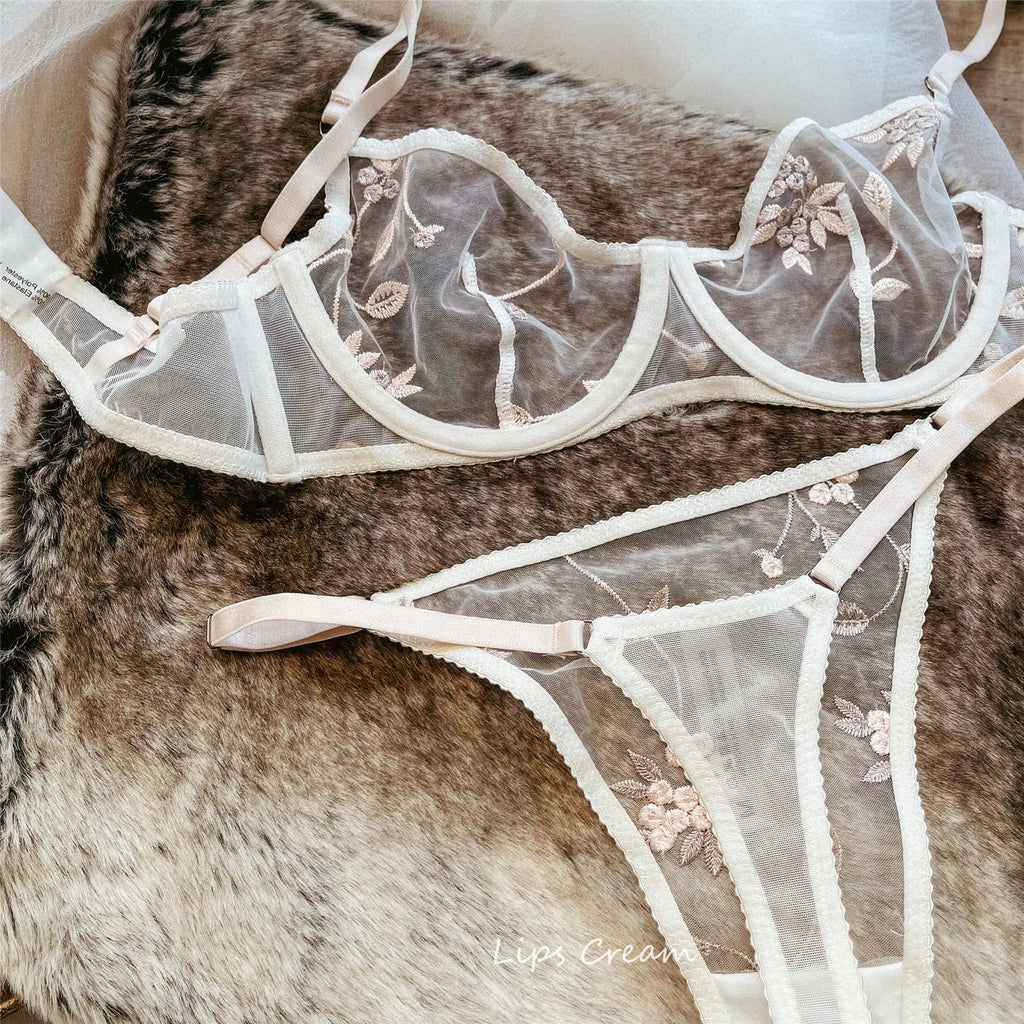 Underwire Bra with Lace - Elegant Style