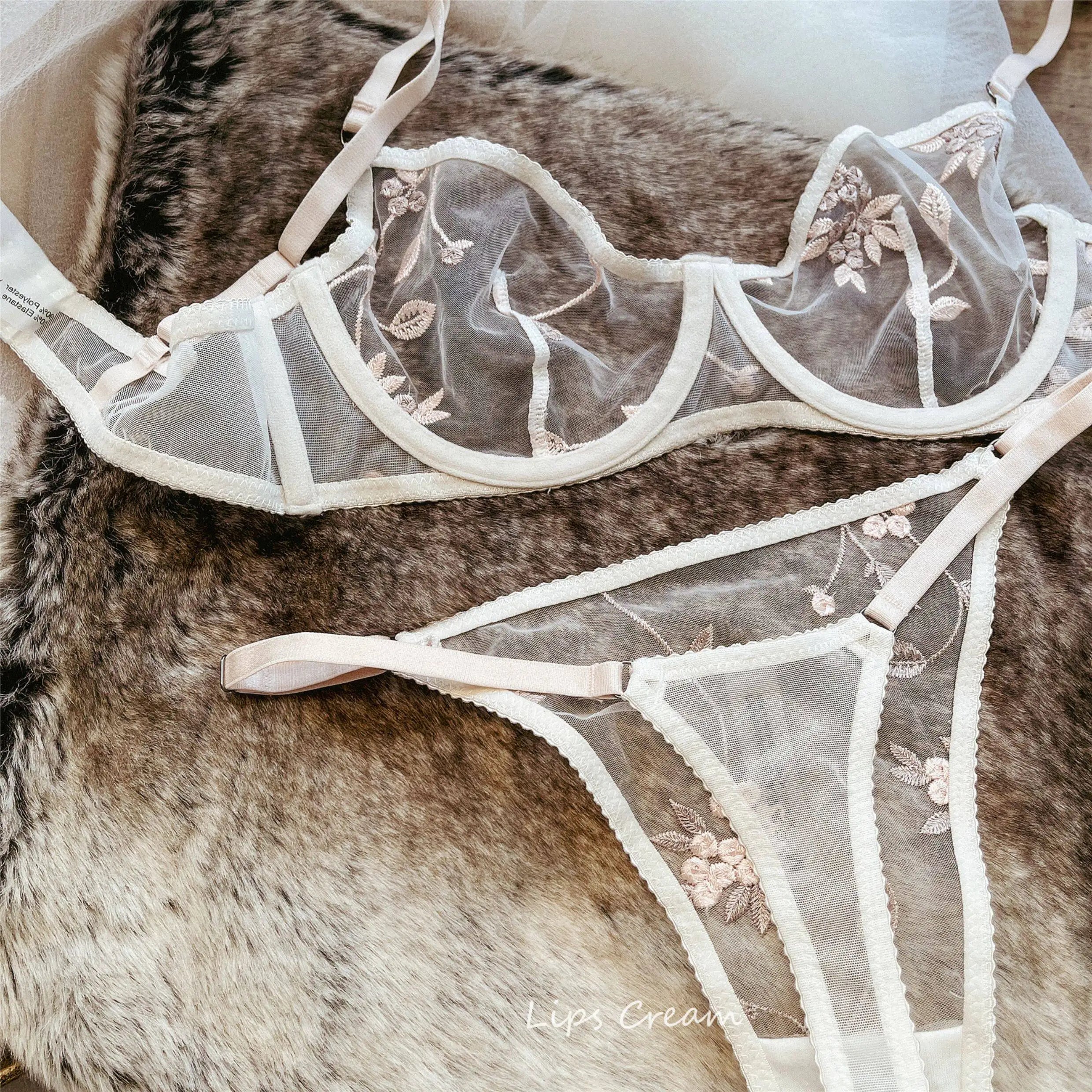 Underwire Bra with Lace - Elegant Style