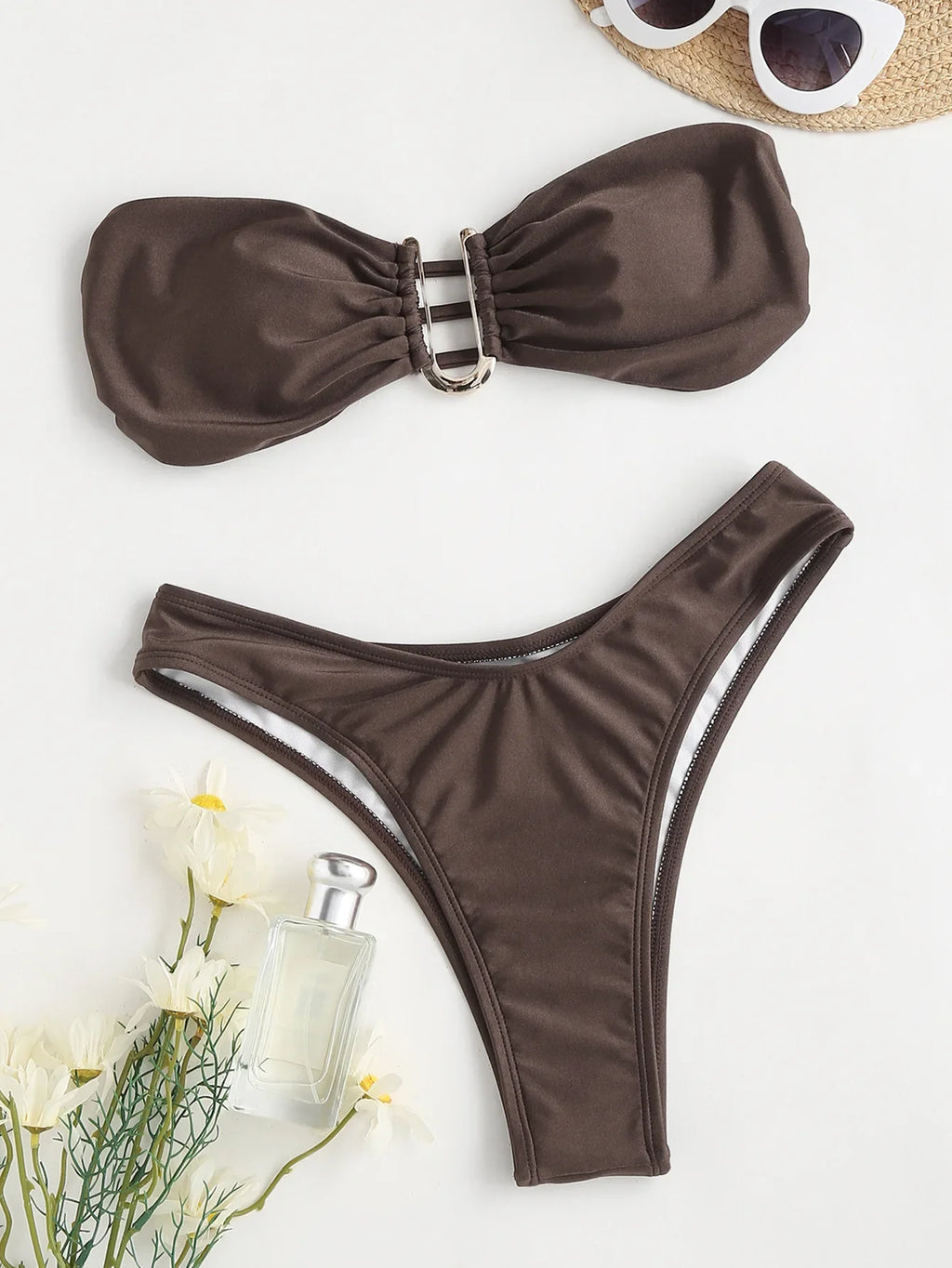 Bikini: Trendy High-Waisted Two-Piece