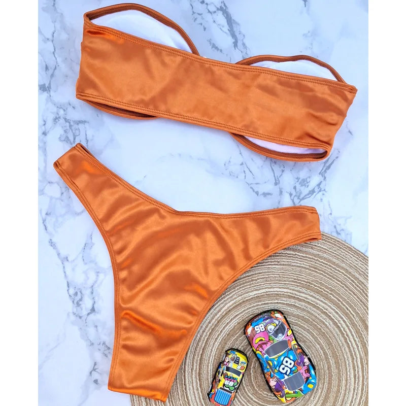 Bikini: Trendy High-Waisted Two-Piece