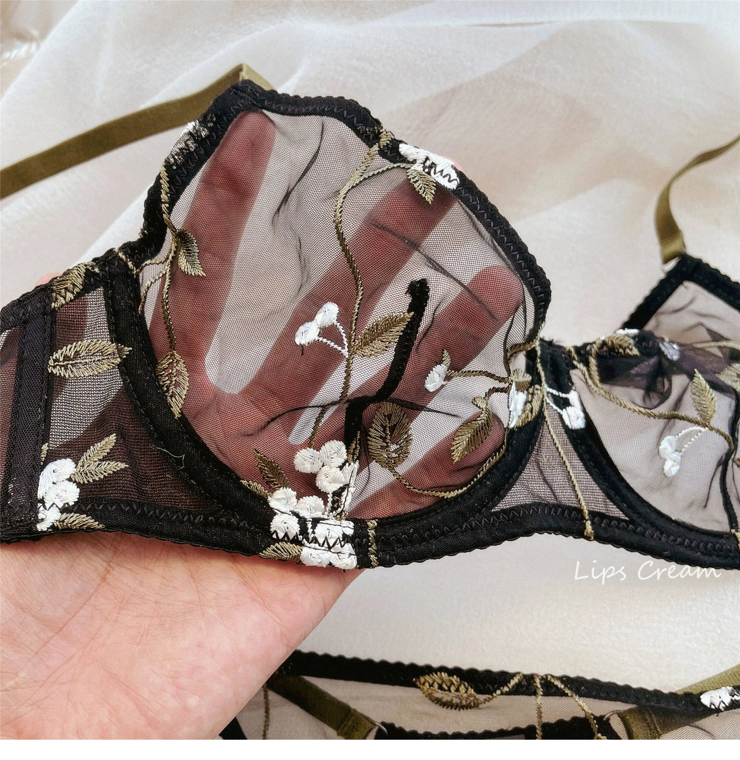Underwire Bra with Lace - Elegant Style