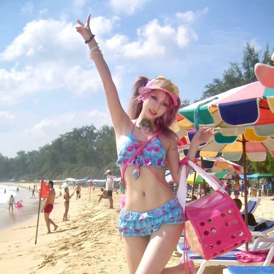 LuckeLadybug beugel bikini set in colorful design, perfect for beach outings and summer fun