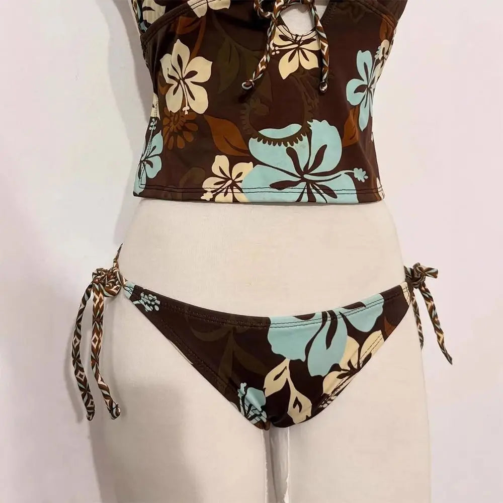 Floral Bikini for the Beach - Trendy Swimwear