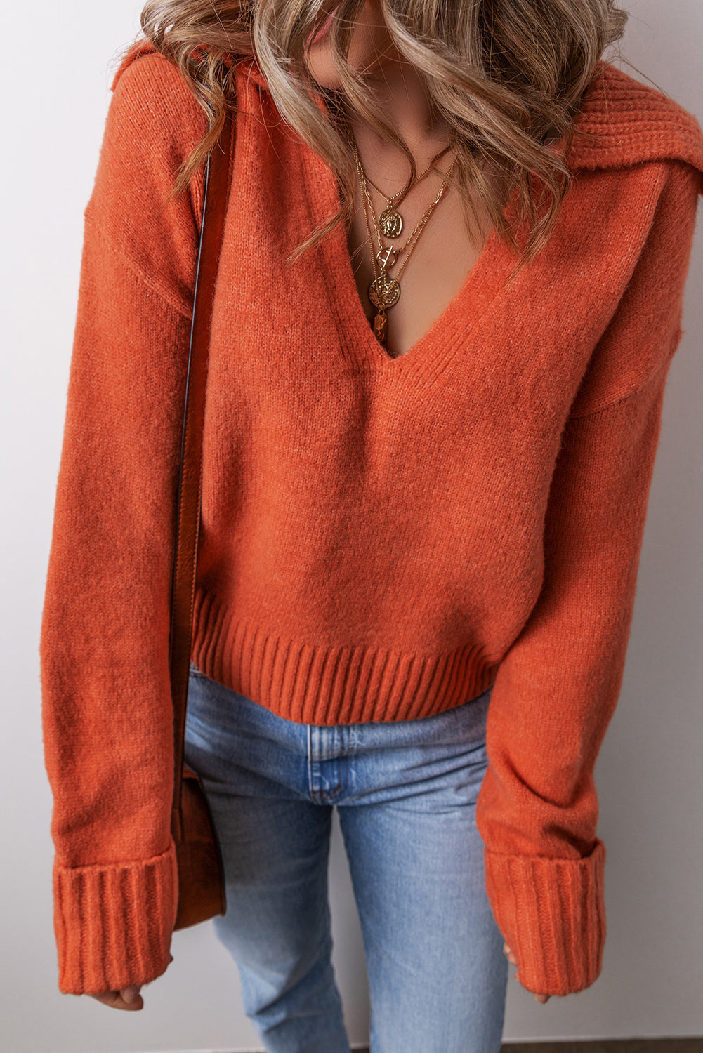Chestnut v neck sweater for women with a cozy fit and ribbed hem in autumn style