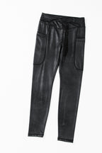 Black leggings high waist with pockets and a sleek, shiny finish for stylish comfort