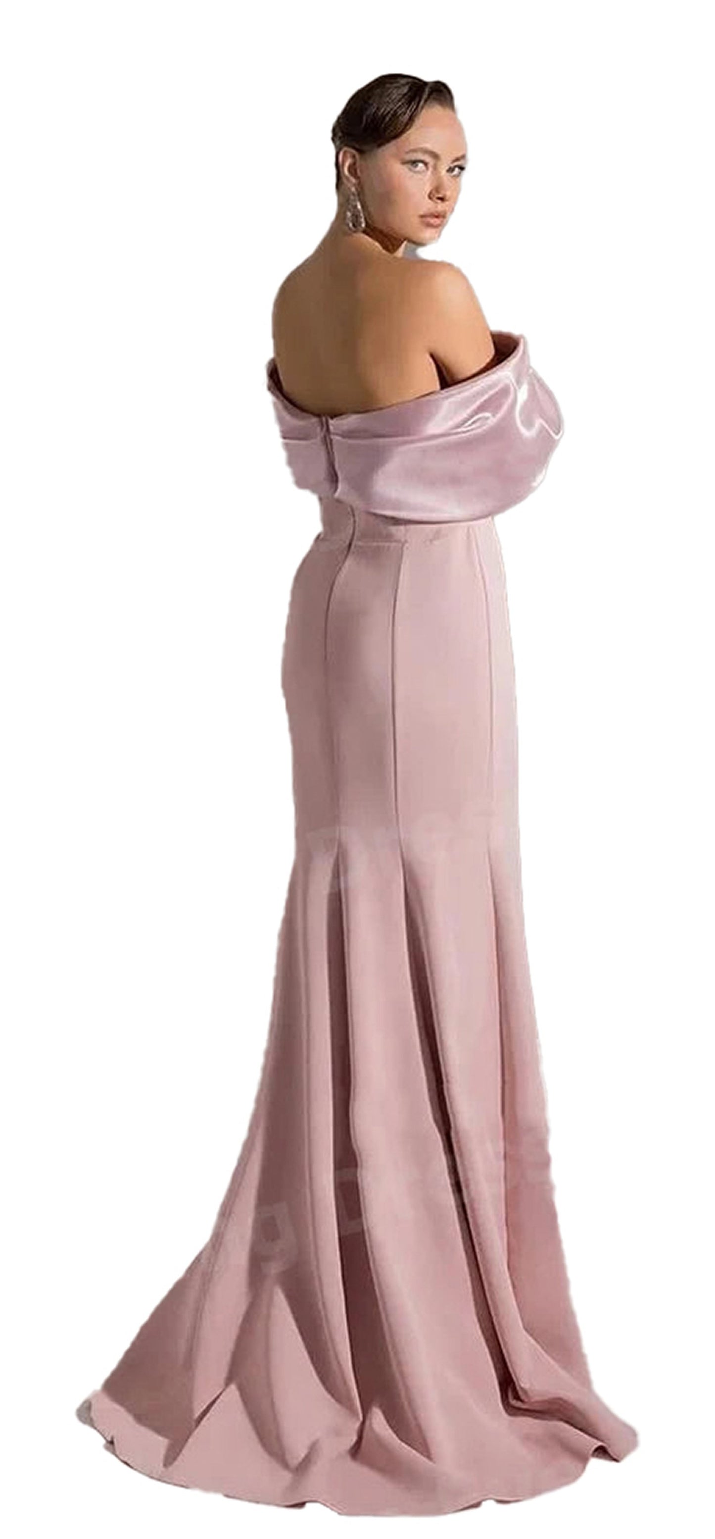 Elegant off shoulder mermaid evening dress in blush pink with a dramatic floor-length silhouette