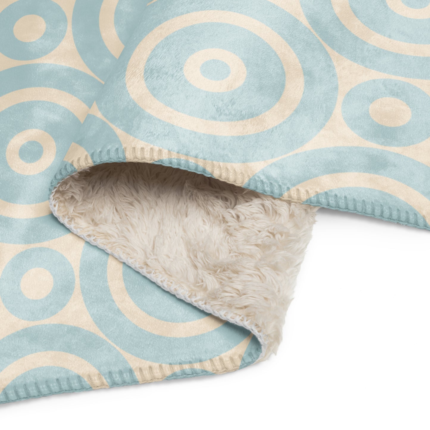 LuckeLadybug sherpa blanket with soft circle design throw blanket pattern and cozy cream fleece lining