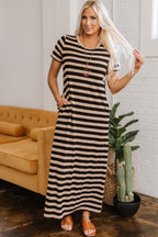 Casual striped T-shirt and maxi dress with pockets for a comfortable, stylish look