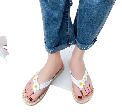 LuckeLadybug women's floral slippers for beach with daisy design and comfortable straps