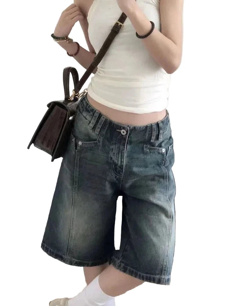 Stylish Y2K baggy denim shorts for women in light wash, perfect for casual summer outfits