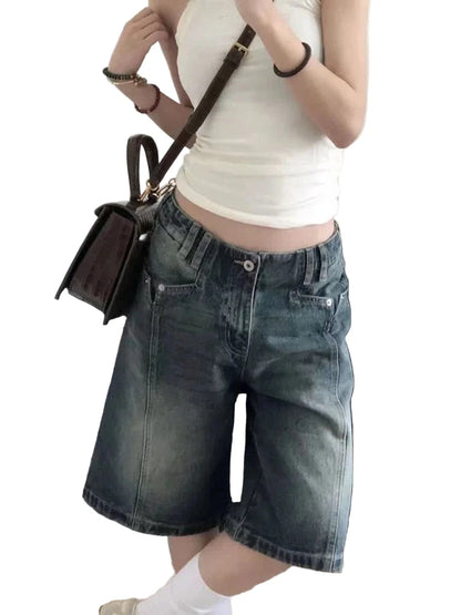 Stylish Y2K baggy denim shorts for women in light wash, perfect for casual summer outfits